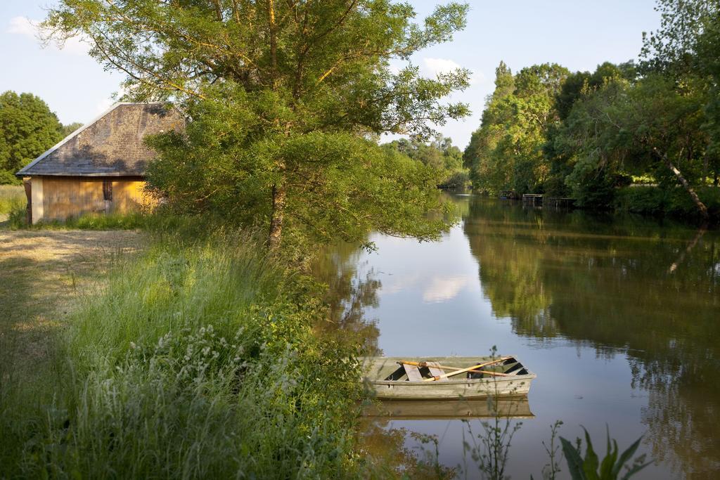 Отель Domaine De La Tortiniere Veigne Экстерьер фото